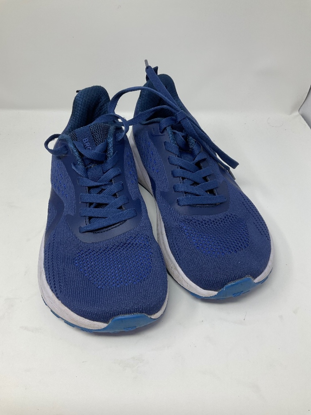 Women’s Bronax wide toe box tennis shoe size 41. W246